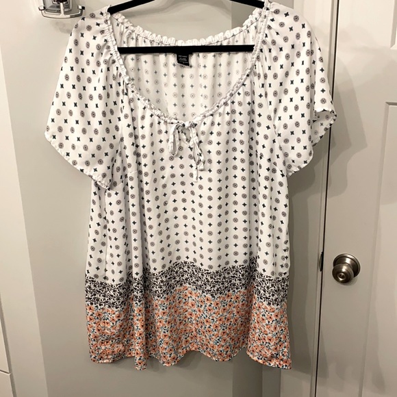 Torrid blouse short sleeve size 2 - Picture 1 of 6